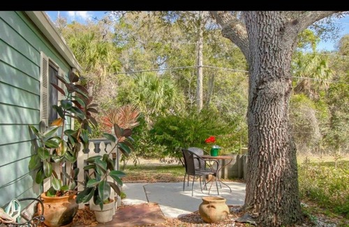 Sarasota House | Cozy, comfortable, enjoyable inside and outside