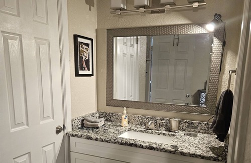 Northeast Dallas Condo | Cozy Condo in Big D/near White Rock Lake