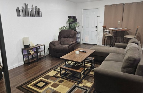 Northeast Dallas Condo | Cozy Condo in Big D/near White Rock Lake