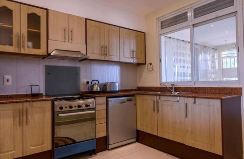 Kampala Apartment | Cozy Condo in Lubowa with a Lift, Gym+Sauna & Pool