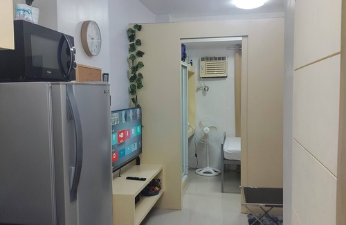 South Triangle Condo | Cozy Condo in Quezon City With Private Pool