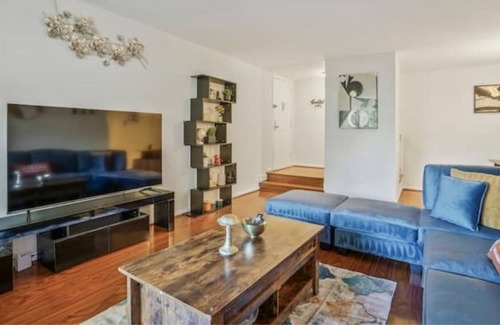Reston Condo | Cozy Condo in Reston, walking distance Wiehle Station, Near Reston Town Center