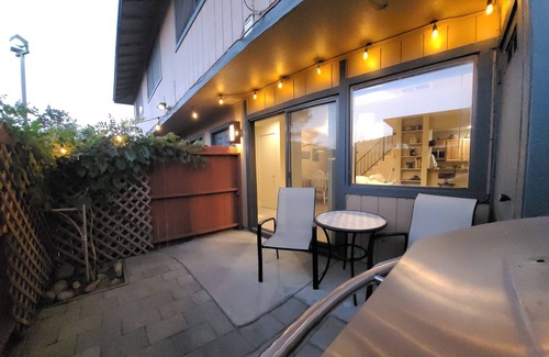 Sparks Condo | Cozy condo in Sparks, NV close to dining, shopping, and entertainment.