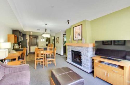Copperstone Resort House | Cozy Condo With Hot Tub Gym and Underground Parking