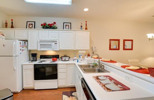Carolina Forest Apartment | Cozy Condo with Golf Course View 4 Mi to Shore!