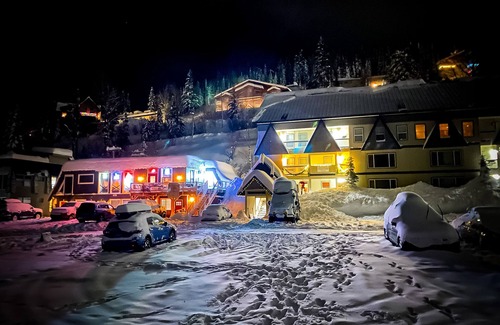Sandpoint Condo | Cozy condo with gorgeous views at Schweitzer Mtn Resort! 5-min walk to ski runs.
