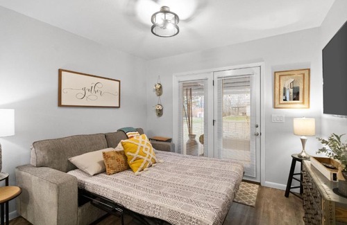 Clarksville House | Cozy Contemporary Cottage With Lit Covered Patio