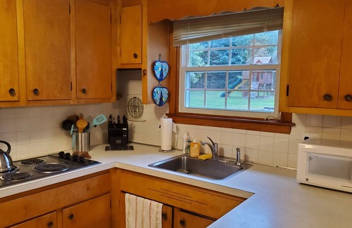 Hathorne House | Cozy, convenient Danvers home - close to Salem, MA, Beverly, MA and Boston!