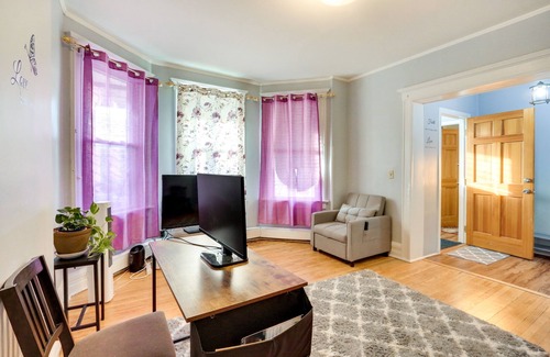 West Orange House | Cozy + Convenient West Orange Home - 16 Mi to NYC!