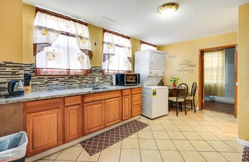 West Orange House | Cozy + Convenient West Orange Home - 16 Mi to NYC!
