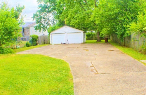 Martindale-Brightwood House | Cozy Cool Ranch!