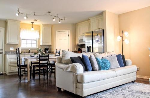 Bentonville House | Cozy Corner Cottage