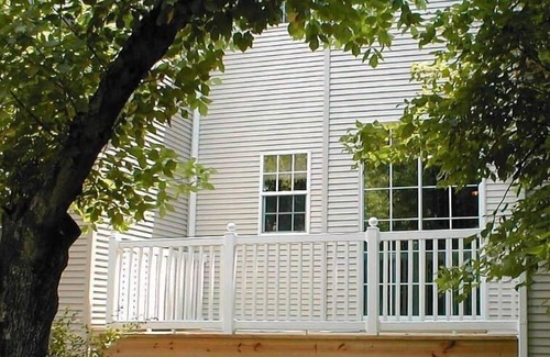 Cornelius House | Cozy Corner Townhome