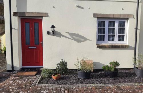 Bodmin Apartment | Cozy Cornish Retreat In Bodmin Free Parking Sleeps 3