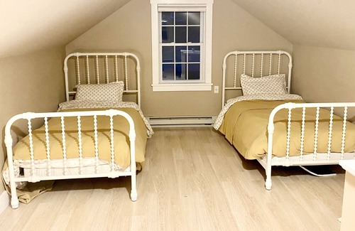 Cape May Court House Cottage | Cozy Cottage Steps to Downtown and 10 minute Drive from the Beach