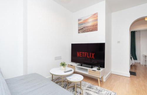 Portswood Apartment | Cozy Cottage 2 Bedroom Apartment with free Parking