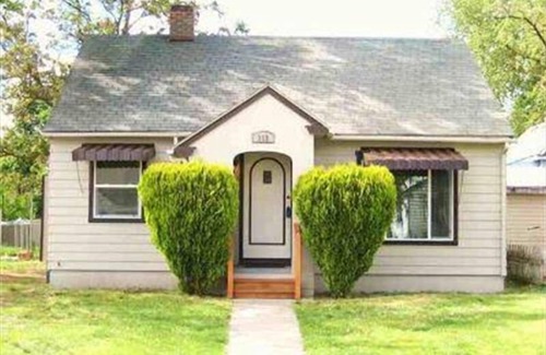 Walla Walla Cottage | Cozy Cottage 2 Blocks from Tasting Rooms & Best Restaurants