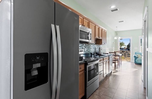 Port St. Joe Cottage | Cozy Cottage 4 of 4 with Bay View|2BR |Pool|Grill|Roll-in Accessible Shower
