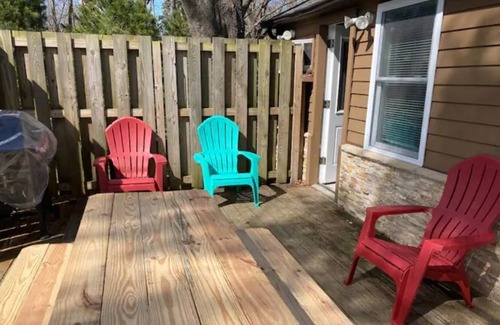 Miller Place Cottage | Cozy Cottage 5 min from the beach