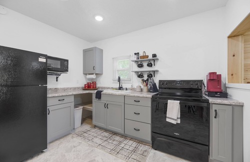 Laurelville Cottage | Cozy Cottage 5 minutes from Rock House!