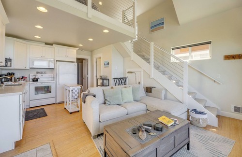 Oregon Coast Cottage | Cozy Cottage at the Beach near Yachats! Dog Friendly and Free EV Charging!