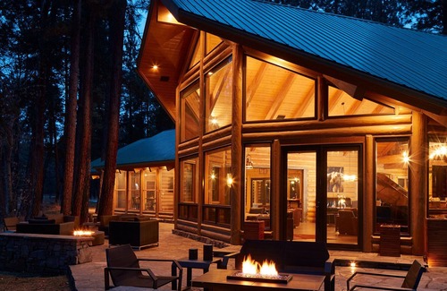 Grantsdale Cabin | Cozy Cottage at The Bitterroot Mile Club