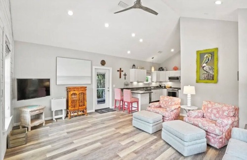 Port St. Joe Cottage | Cozy Cottage | Bay View | Boat Parking | Extended Stays Retreat|Sleeps 6