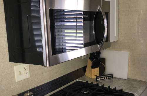 Bay City Cottage | COZY COTTAGE - BREAKFAST (continental) KAYAKS, BIKES COMPLIMENTARY