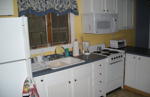 Holderness House | Cozy Cottage Bungalow On Big Squam