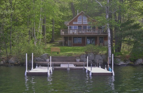 Holderness House | Cozy Cottage Bungalow On Big Squam
