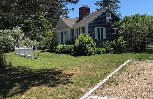 Harwich Port Cottage | Cozy Cottage close to Beaches, Boating, Biking, Shopping and more