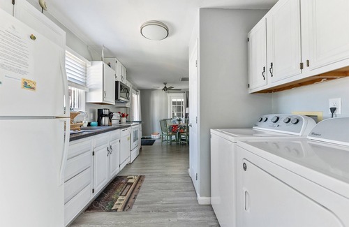 Green Creek Cottage | Cozy Cottage: Hot Tub~Gas Fireplace~Pet Friendly!