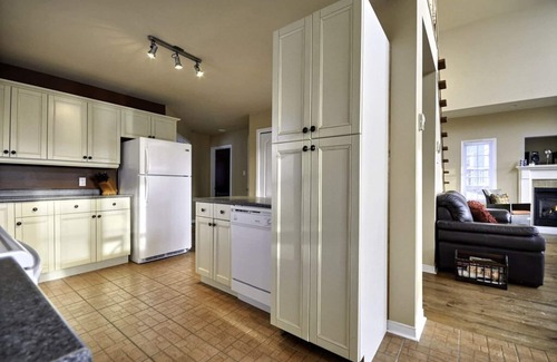 Mont-Tremblant Cottage | Cozy cottage in Mt-Tremblant with Magnificent View/Monthly rental/Extended stays