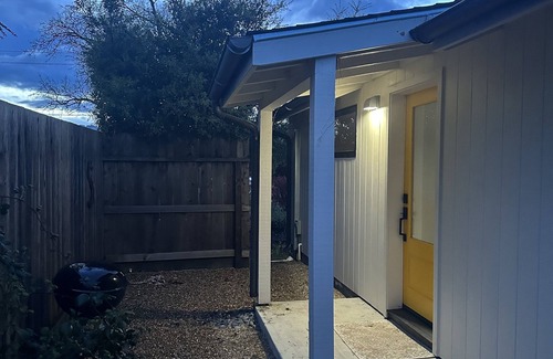 Sonoma Cottage | Cozy cottage in enjoyable Sonoma with WiFi and AC