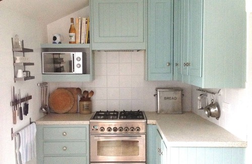 St Davids Cottage | Cozy cottage in heart of St Davids - private garden with Cathedral views
