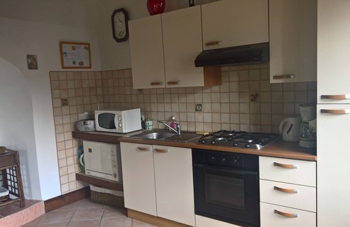 Lannion House | Cozy cottage in large wooded garden