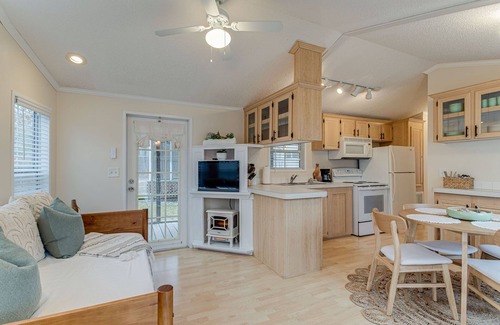 Monteagle Cottage | Cozy Cottage in Monteagle!