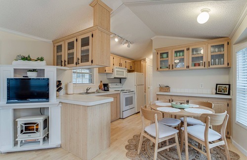 Monteagle Cottage | Cozy Cottage in Monteagle!