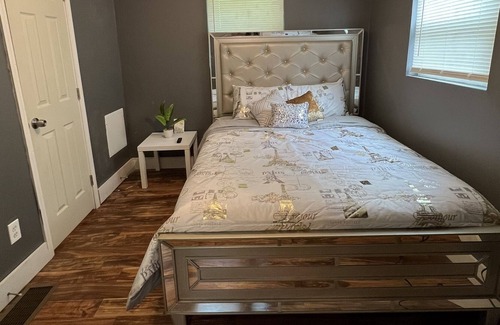 Newnan House | Cozy Cottage In Newnan