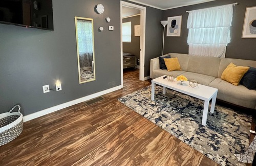 Newnan House | Cozy Cottage In Newnan