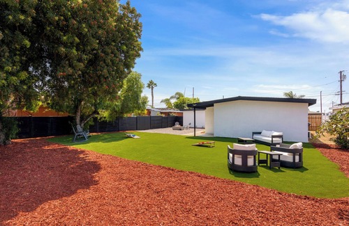 Imperial Beach Cottage | Cozy cottage in enchanting Imperial Beach with WiFi, AC on a super quiet street.