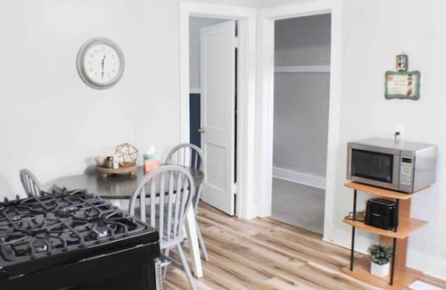 Port Clinton Cottage | Cozy cottage located in the heart of Port Clinton. Pet Friendly too!
