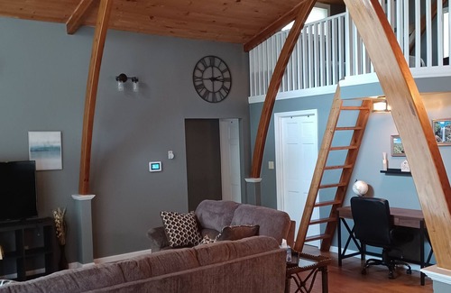 Clarkesville House | Cozy cottage minutes away from your next North GA adventure