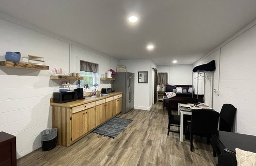 Central Cottage | Cozy Cottage minutes to Clemson University