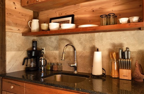 Covenant Apartment | Cozy Cottage nesteled on Horse Ranch 15 min from beach.