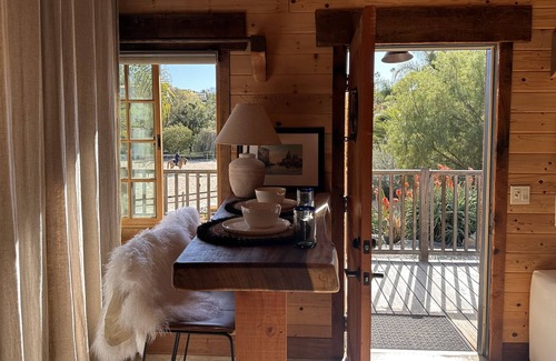 Covenant Apartment | Cozy Cottage nesteled on Horse Ranch 15 min from beach.