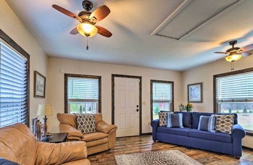 Lenoir Cabin | Cozy Cottage Near Broyhill Walking Park!