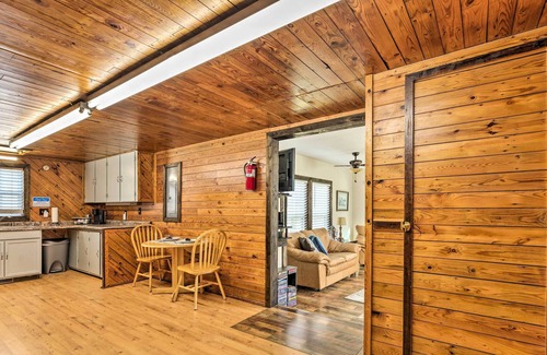 Lenoir Cabin | Cozy Cottage Near Broyhill Walking Park!