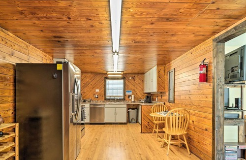 Lenoir Cabin | Cozy Cottage Near Broyhill Walking Park!