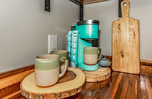 Wilmington Cottage | Cozy Cottage Near Downtown w/NO Cleaning Chores